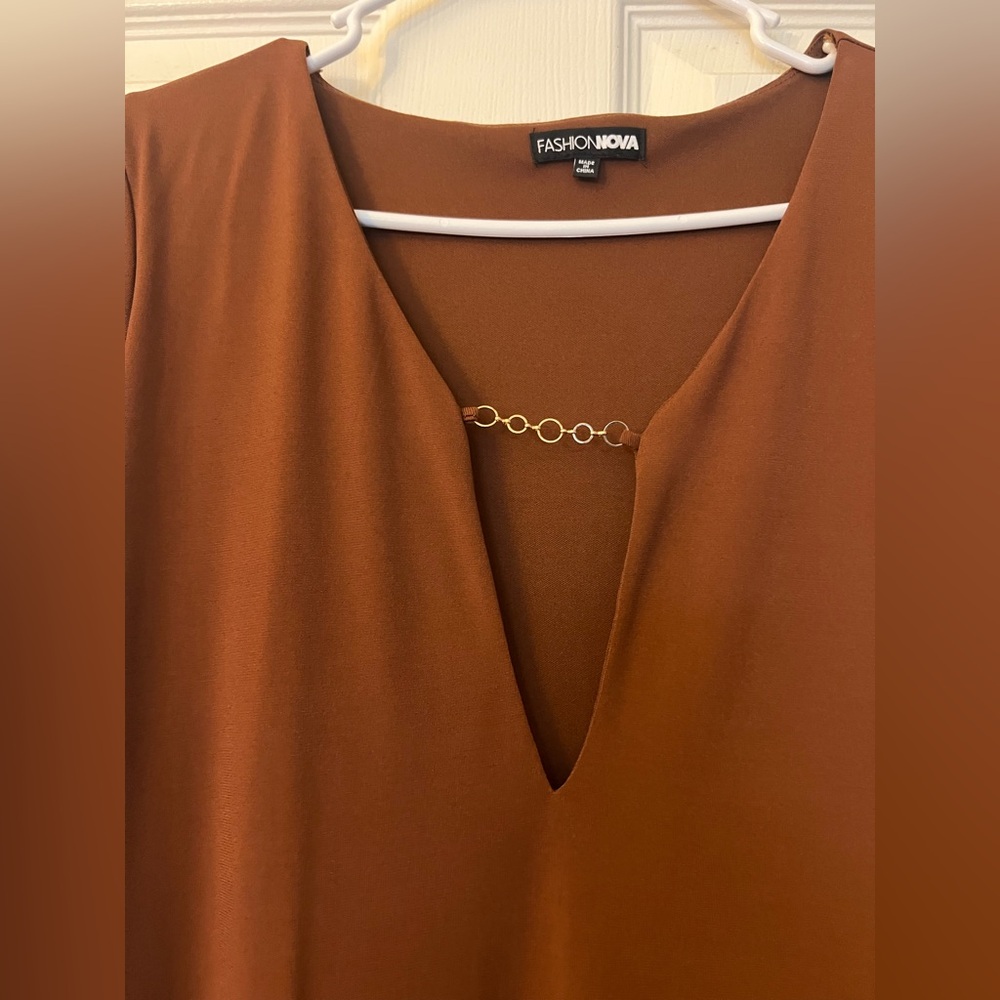 Fashion Nova Mercy Long Flared Sleeve Gold Chain Hardware Mini Dress Brown Large - Picture 6 of 7